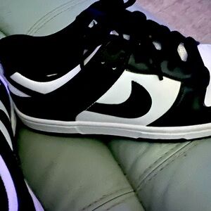 Nike Black n White